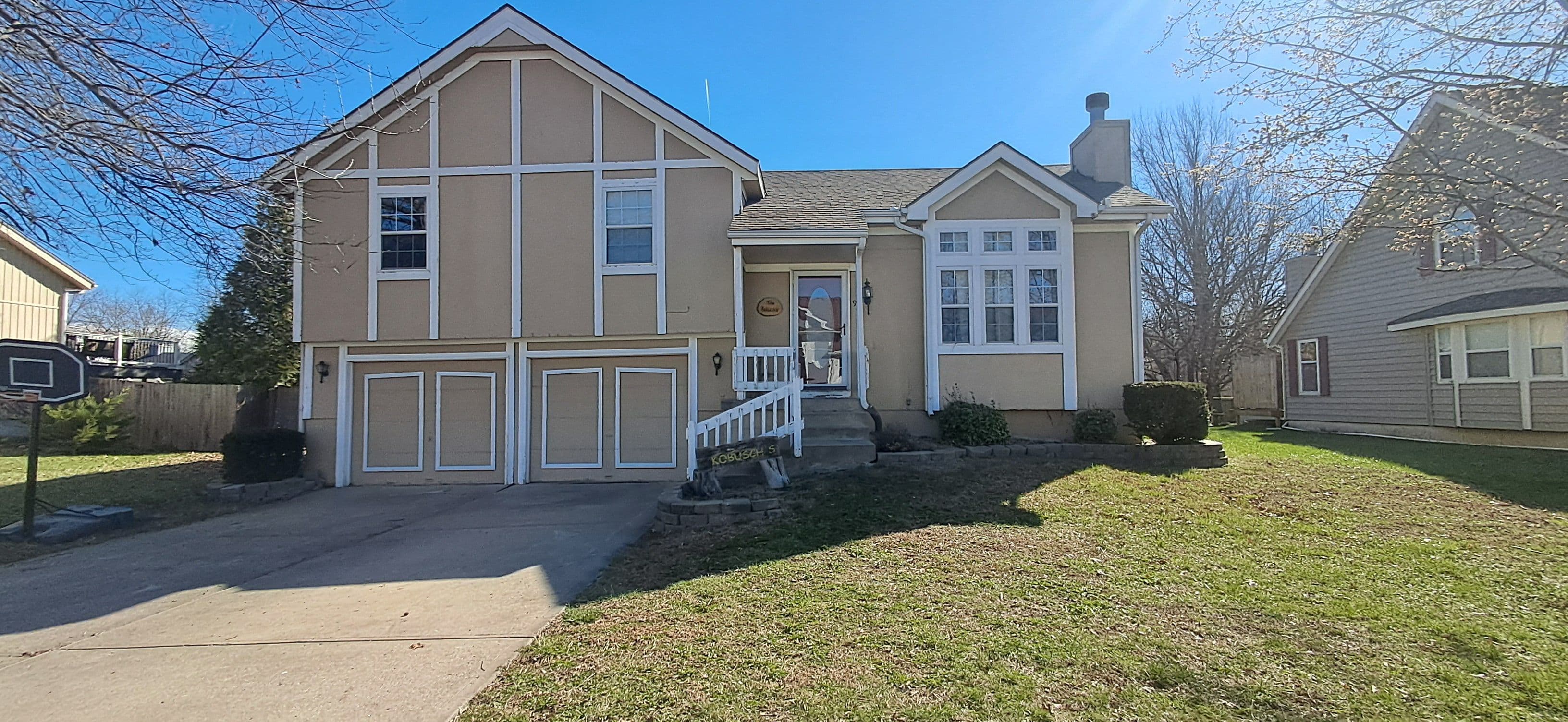 Project Exterior House Painting Before and After That Speaks for Itself image