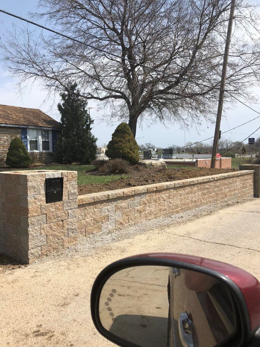Expertly Crafted Stone Retaining Walls Enhance Spaces image